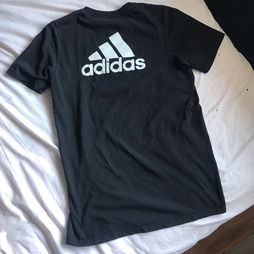 Adidas basics tee shirt size S